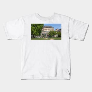 Cooking fountain colonnade; Wiesbaden Kids T-Shirt